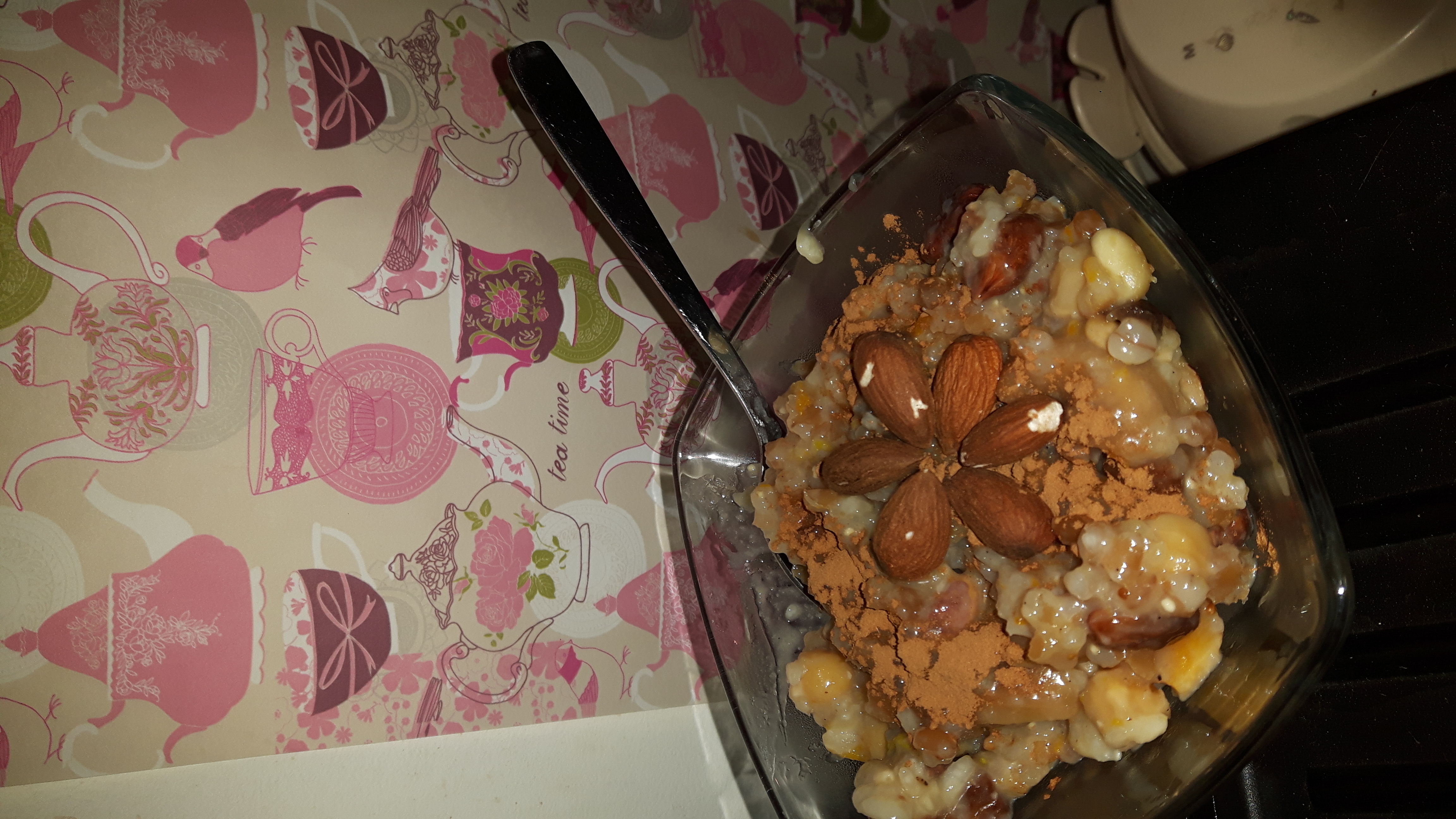 Carti, deserturi, placeri (ne)vinovate